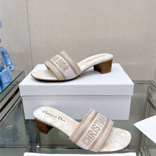 High Quality Luxury Dior Word Embroidery Slippers – Style 06918 alternate view