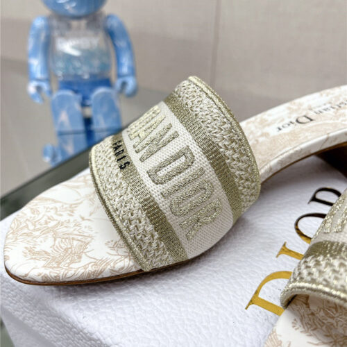 High Quality Luxury Dior Word Embroidery Slippers – Style 84326 product detail