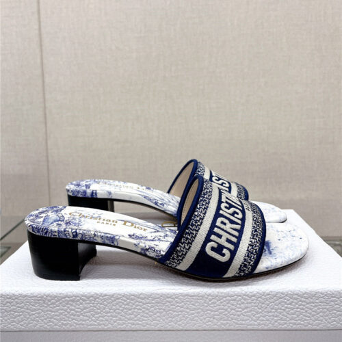 High Quality Luxury Dior Word Embroidery Slippers – Style 18790