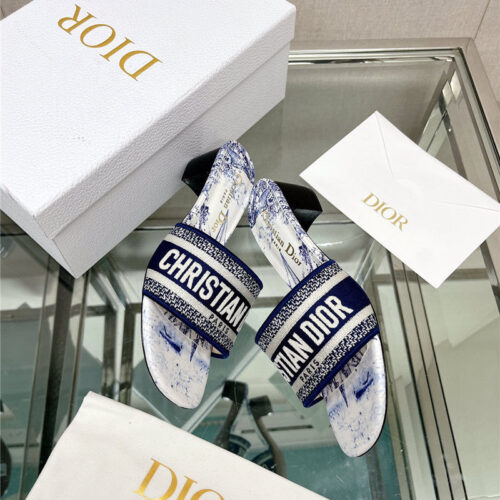High Quality Luxury Dior Word Embroidery Slippers – Style 18790 product detail