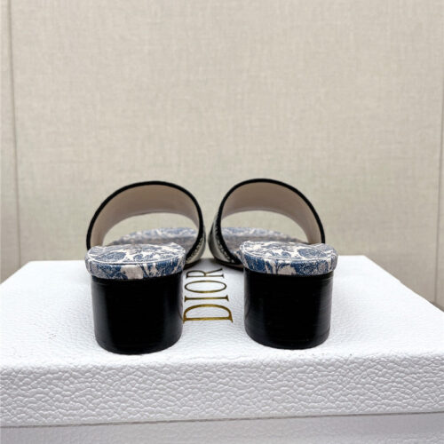 High Quality Luxury Dior Word Embroidery Slippers – Style 87718 product detail