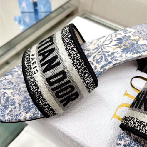 High Quality Luxury Dior Word Embroidery Slippers – Style 87718 product detail