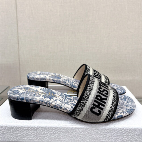 High Quality Luxury Dior Word Embroidery Slippers – Style 87718