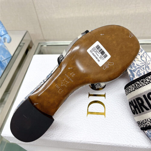 High Quality Luxury Dior Word Embroidery Slippers – Style 87718 product detail