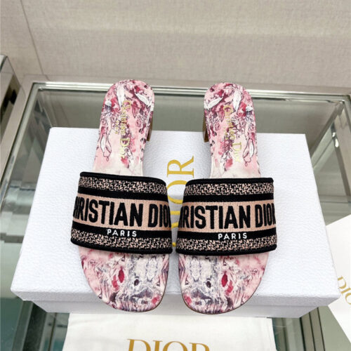 High Quality Luxury Dior Word Embroidery Slippers – Style 89414 product detail