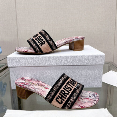 High Quality Luxury Dior Word Embroidery Slippers – Style 89414 alternate view