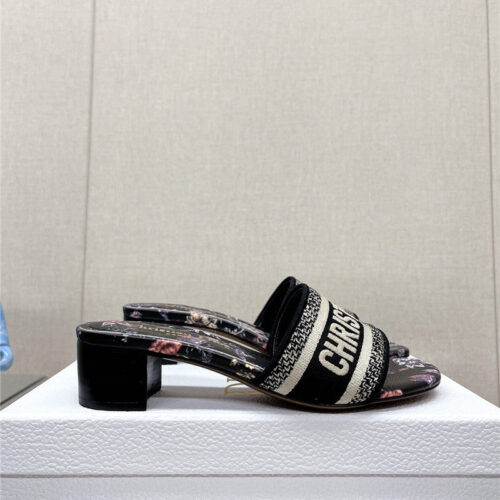 High Quality Luxury Dior Word Embroidery Slippers – Style 58342