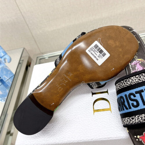 High Quality Luxury Dior Word Embroidery Slippers – Style 60038 product detail