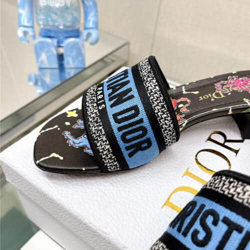 High Quality Luxury Dior Word Embroidery Slippers – Style 60038 product detail
