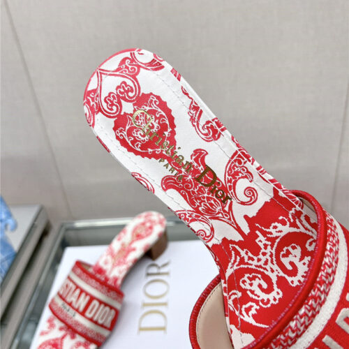 High Quality Luxury Dior Word Embroidery Slippers – Style 61734 product detail