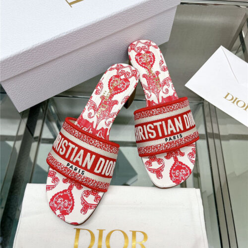 High Quality Luxury Dior Word Embroidery Slippers – Style 61734 product detail