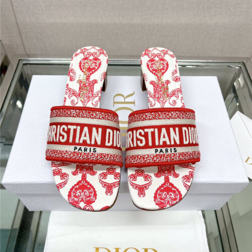 High Quality Luxury Dior Word Embroidery Slippers – Style 61734 product detail