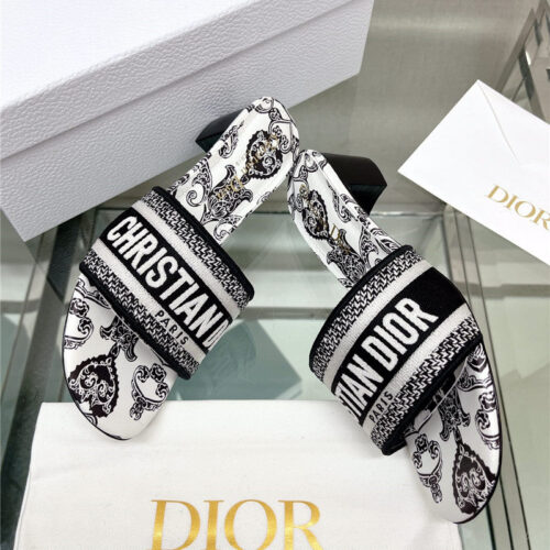 High Quality Luxury Dior Word Embroidery Slippers – Style 63430 product detail