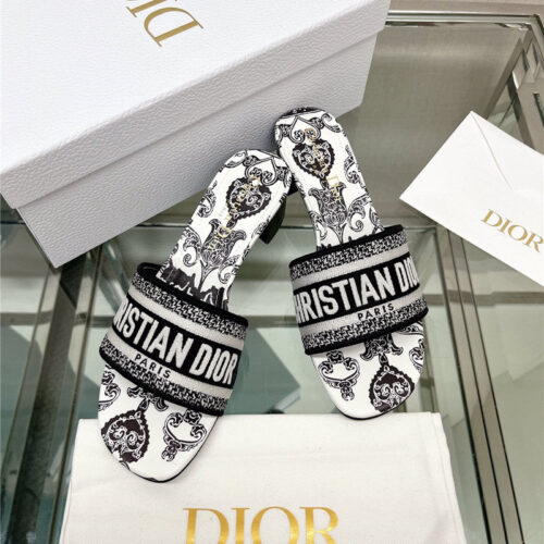 High Quality Luxury Dior Word Embroidery Slippers – Style 63430 product detail