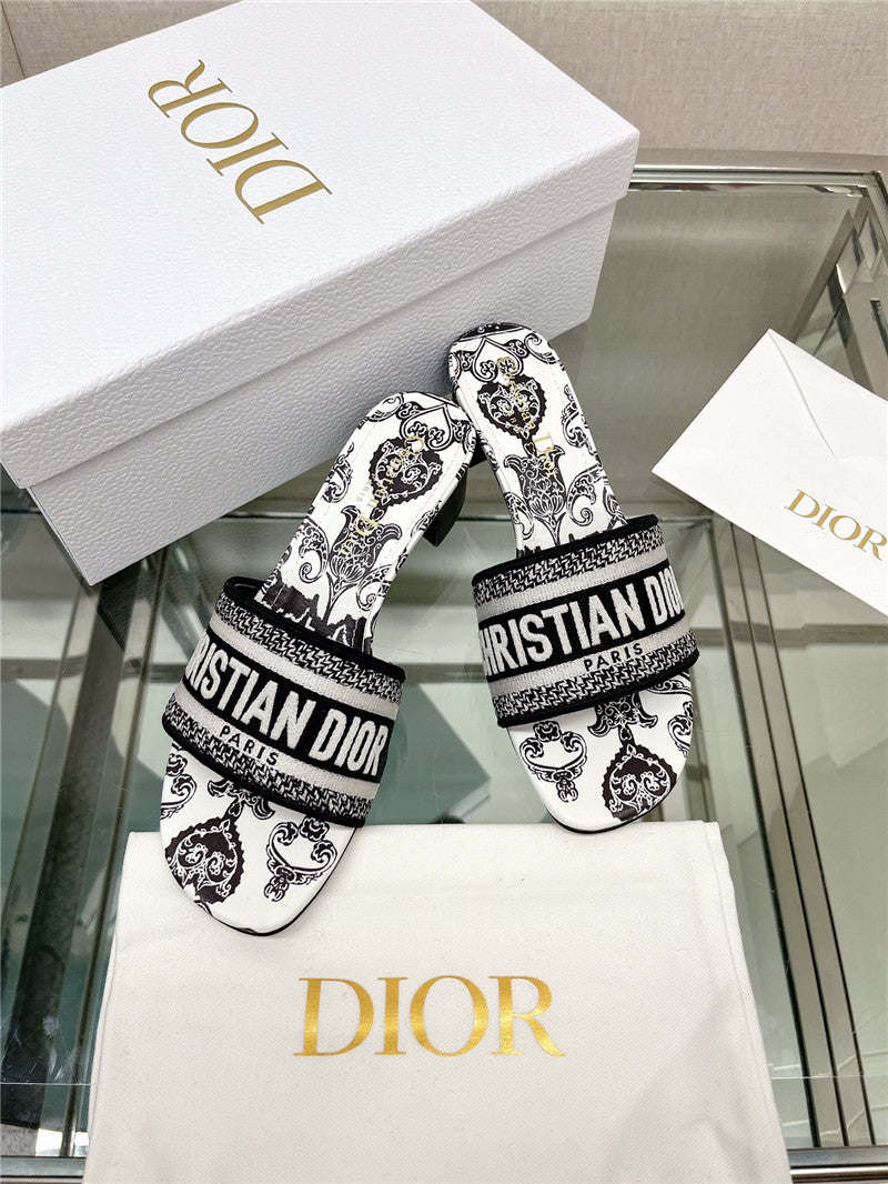 High Quality Luxury Dior Word Embroidery Slippers – Style 63430 product detail