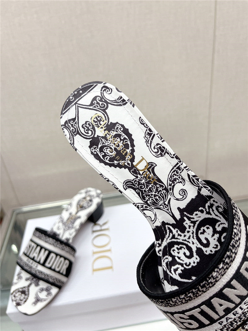 High Quality Luxury Dior Word Embroidery Slippers – Style 63430 product detail