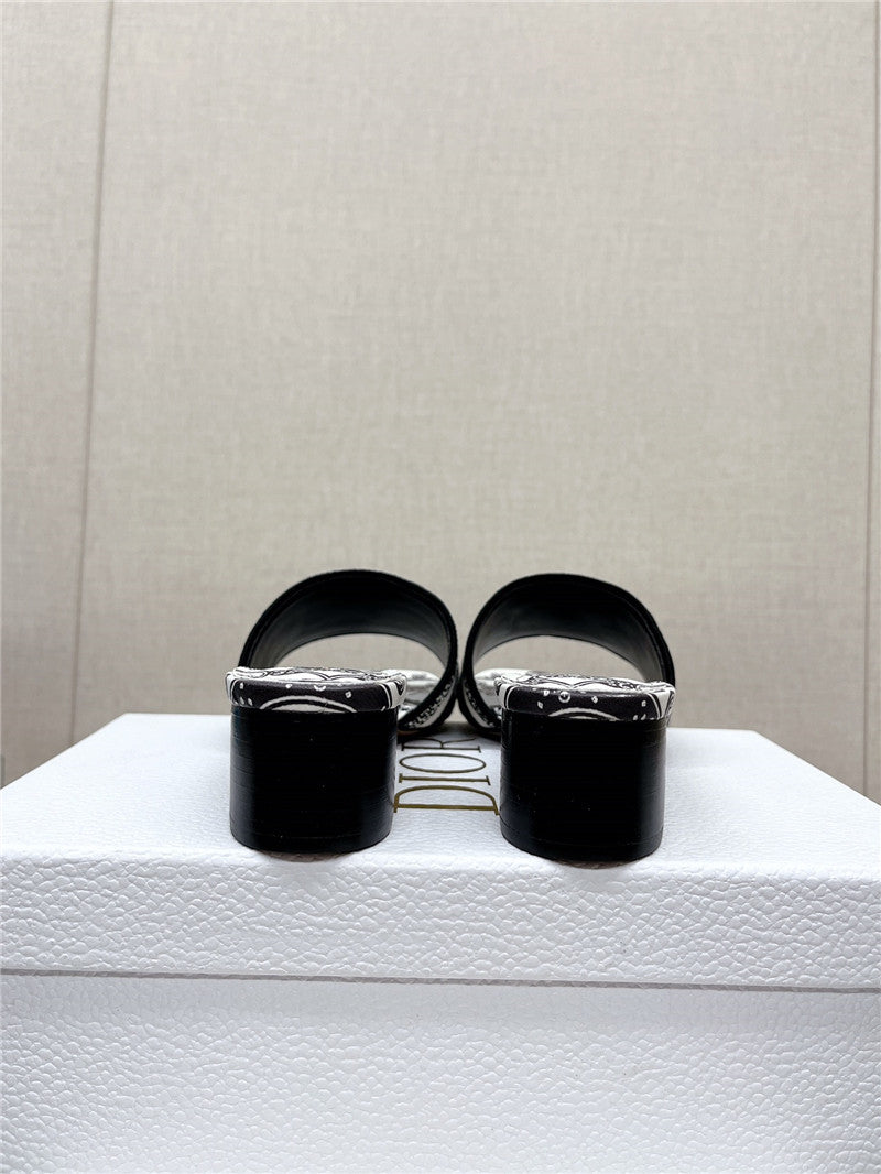High Quality Luxury Dior Word Embroidery Slippers – Style 63430 product detail