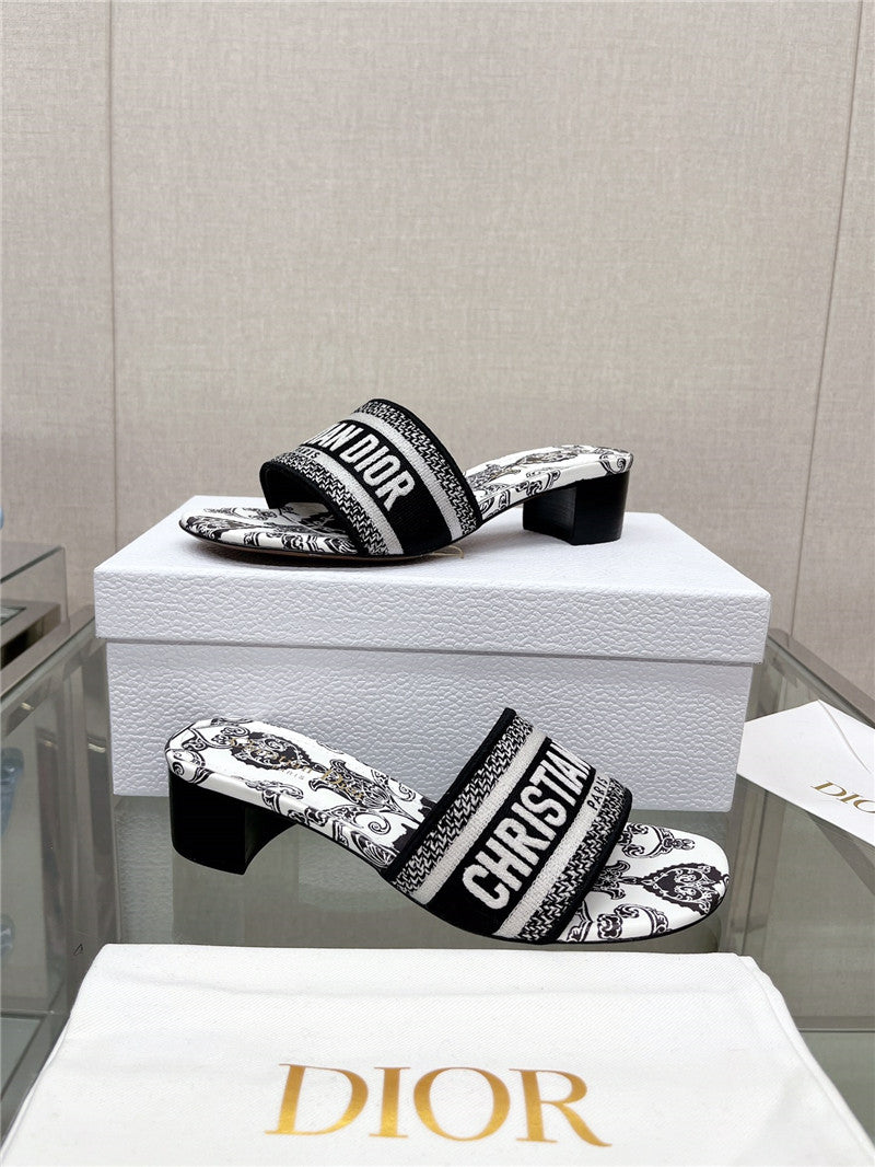 High Quality Luxury Dior Word Embroidery Slippers – Style 63430 product detail