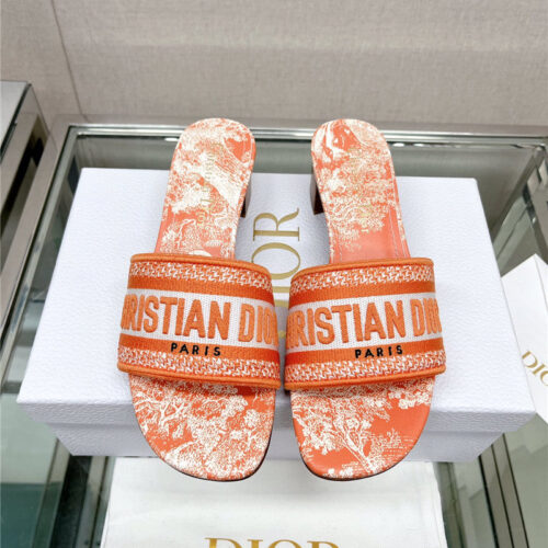 High Quality Luxury Dior Word Embroidery Slippers – Style 66822 product detail