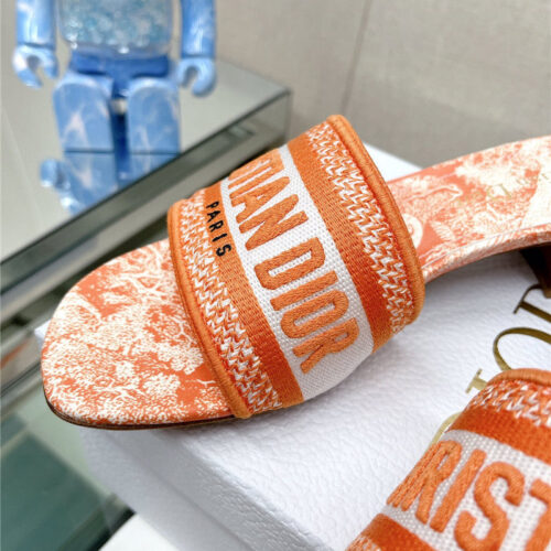 High Quality Luxury Dior Word Embroidery Slippers – Style 66822 product detail