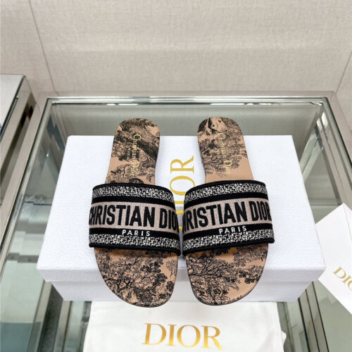 High Quality Luxury Dior Word Embroidery Slippers – Style 60582 product detail