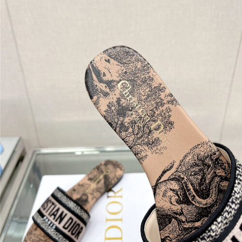 High Quality Luxury Dior Word Embroidery Slippers – Style 60582 alternate view