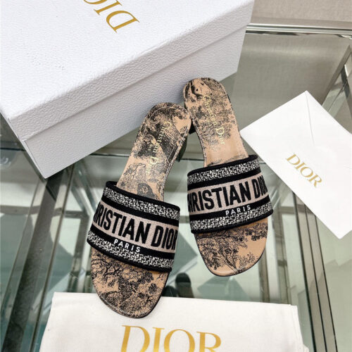High Quality Luxury Dior Word Embroidery Slippers – Style 45926 product detail