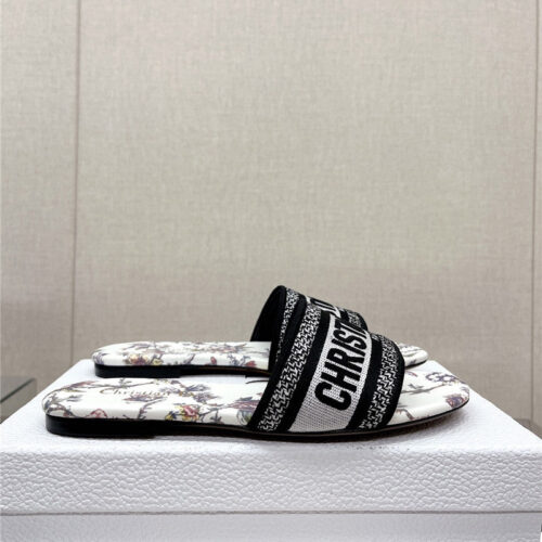 High Quality Luxury Dior Word Embroidery Slippers – Style 29510