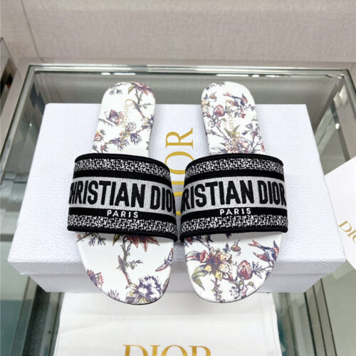 High Quality Luxury Dior Word Embroidery Slippers – Style 29510 product detail