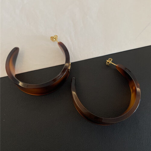 High Quality Luxury Celine Acrylic Tortoiseshell Earrings product detail
