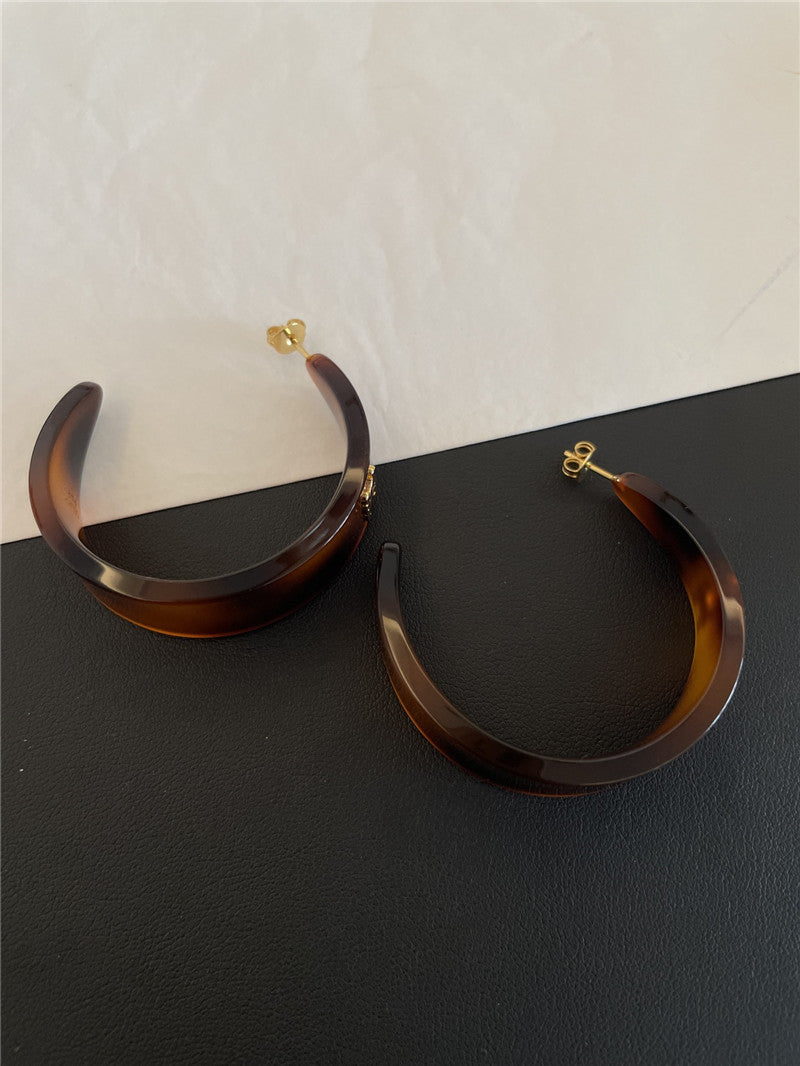 High Quality Luxury Celine Acrylic Tortoiseshell Earrings product detail