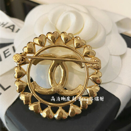 High Quality Luxury Chanel Peach Heart Shape Brooch