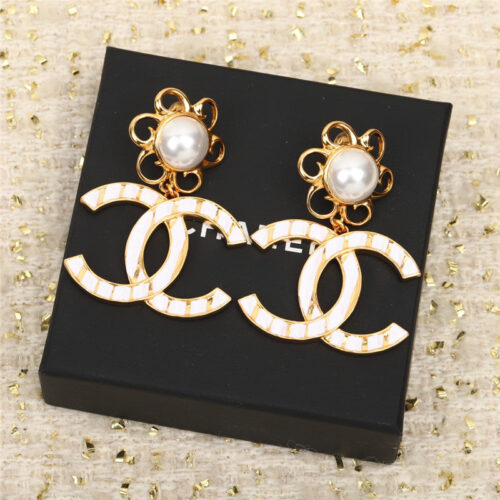 High Quality Luxury Chanel Sun Flower Double C Ear Clip product detail