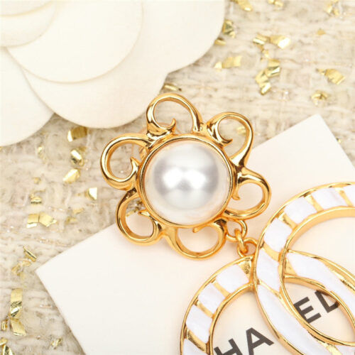 High Quality Luxury Chanel Sun Flower Double C Ear Clip product detail