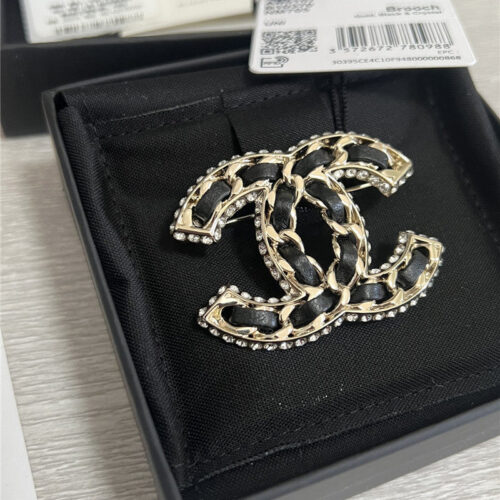 High Quality Luxury Chanel Double C Leather Brooch