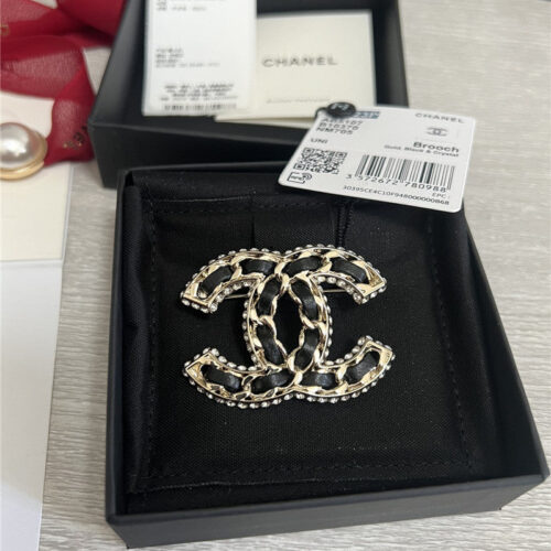 High Quality Luxury Chanel Double C Leather Brooch product detail