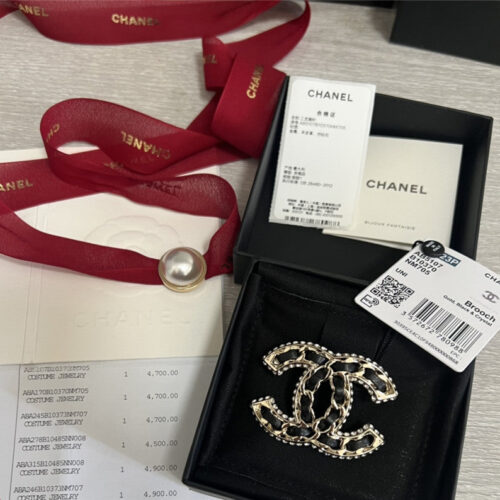 High Quality Luxury Chanel Double C Leather Brooch product detail