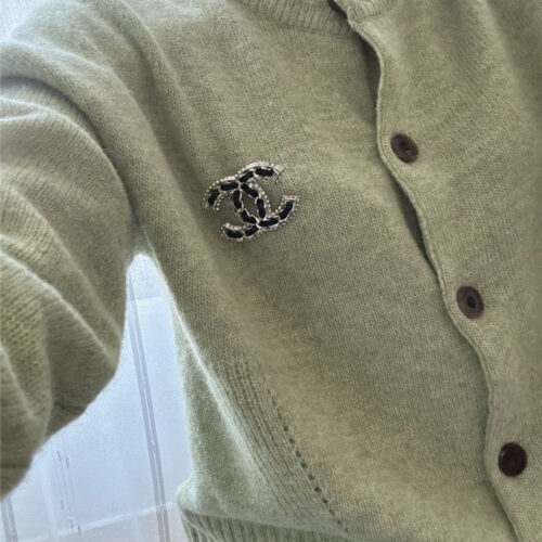 High Quality Luxury Chanel Double C Leather Brooch product detail