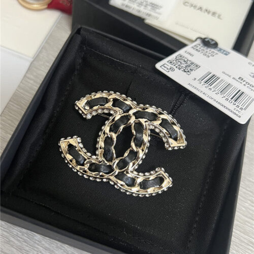 High Quality Luxury Chanel Double C Leather Brooch alternate view