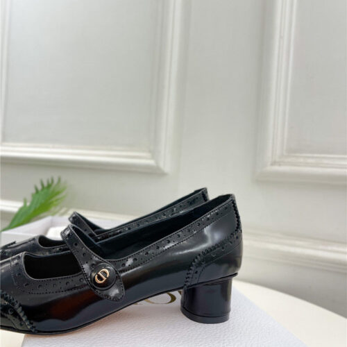 High Quality Luxury Chanel Square Toe Punching Shoes – Style 63110 product detail