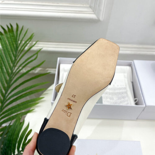 High Quality Luxury Chanel Square Toe Punching Shoes – Style 30342 product detail