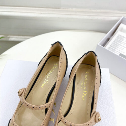 High Quality Luxury Chanel Square Toe Punching Shoes product detail