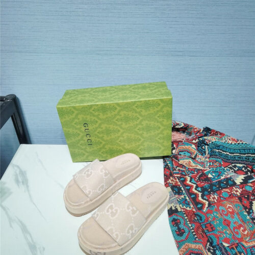 High Quality Luxury Gucci Latest Limited Edition Platform Sandals – Style 35795 product detail