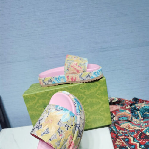 High Quality Luxury Gucci Latest Limited Edition Platform Sandals – Style 40883 product detail