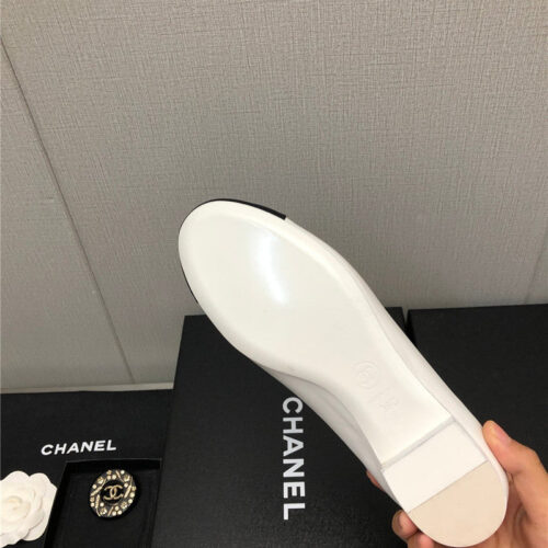 High Quality Luxury Chanel Classic Color Block Logo Shoes product detail