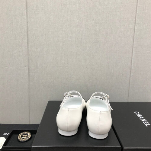 High Quality Luxury Chanel Classic Color Block Logo Shoes product detail