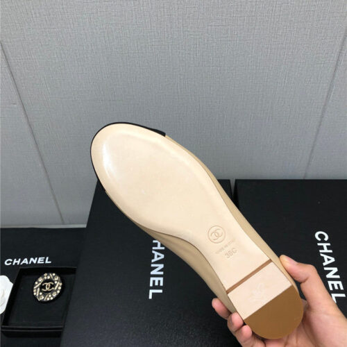 High Quality Luxury Chanel Classic Color Block Logo Shoes – Style 21190 product detail