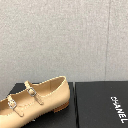 High Quality Luxury Chanel Classic Color Block Logo Shoes – Style 21190 product detail