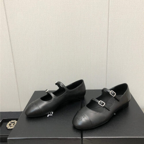 High Quality Luxury Chanel Classic Color Block Logo Shoes – Style 90118 product detail