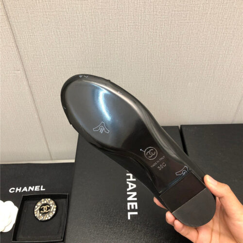 High Quality Luxury Chanel Classic Color Block Logo Shoes – Style 90118 product detail
